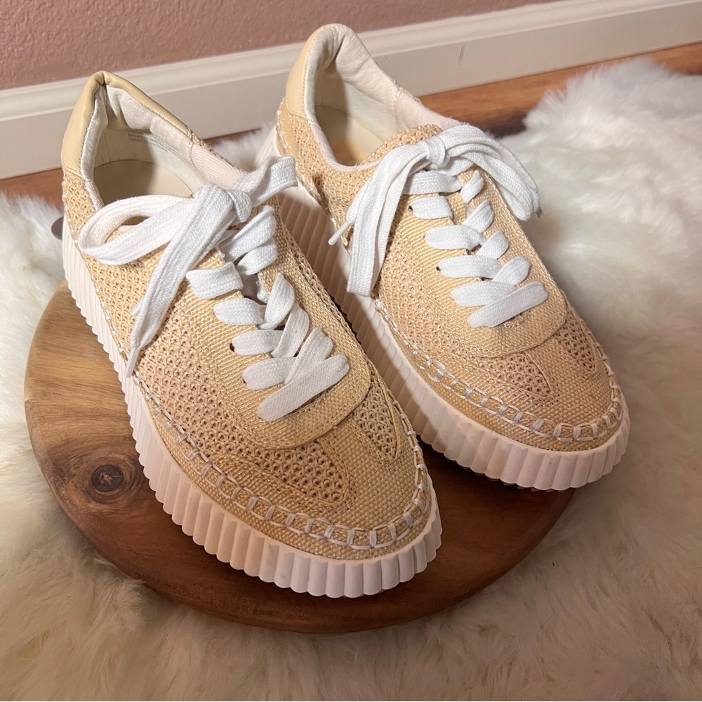 Dolce Vita Cream Sneakers NWOT Size 8